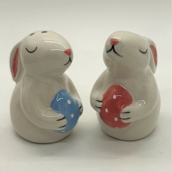Blue Sky Bunny Salt & Pepper Shakers In Basket With Floral & Blue Butterfly - Picture 8 of 14